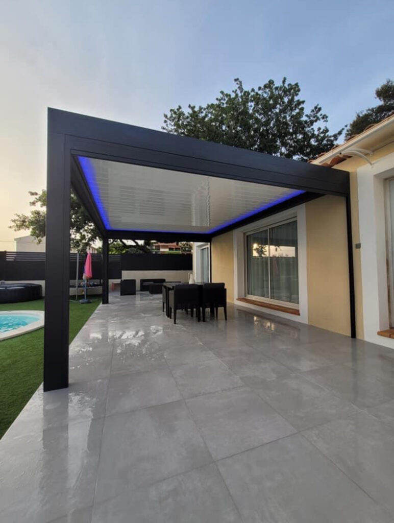 pergola bioclimatique aluminium et led